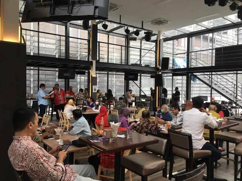 A daytime function in the glasshouse